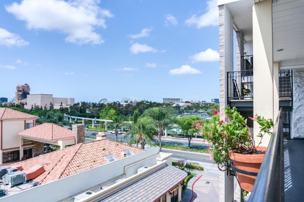 Carousel Inn And Suites Anaheim Kültér fotó
