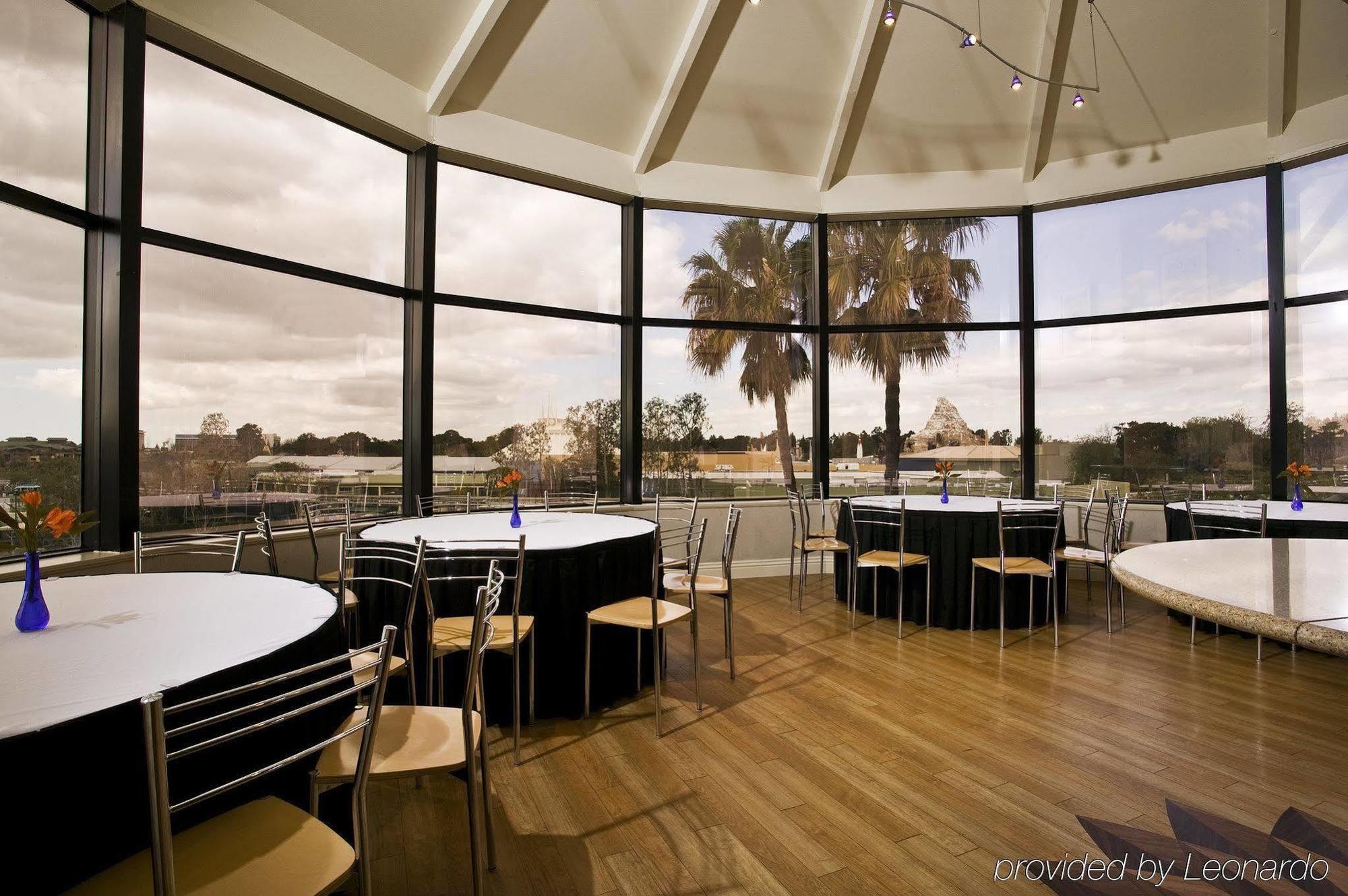 Carousel Inn And Suites Anaheim Étterem fotó